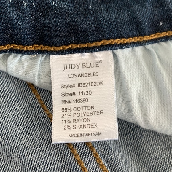 Judy Blue Angie Relaxed Fit Straight Leg Jean - Picture 12 of 16